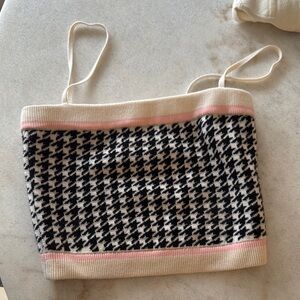 Stylish Houndstooth Knit Crop Top